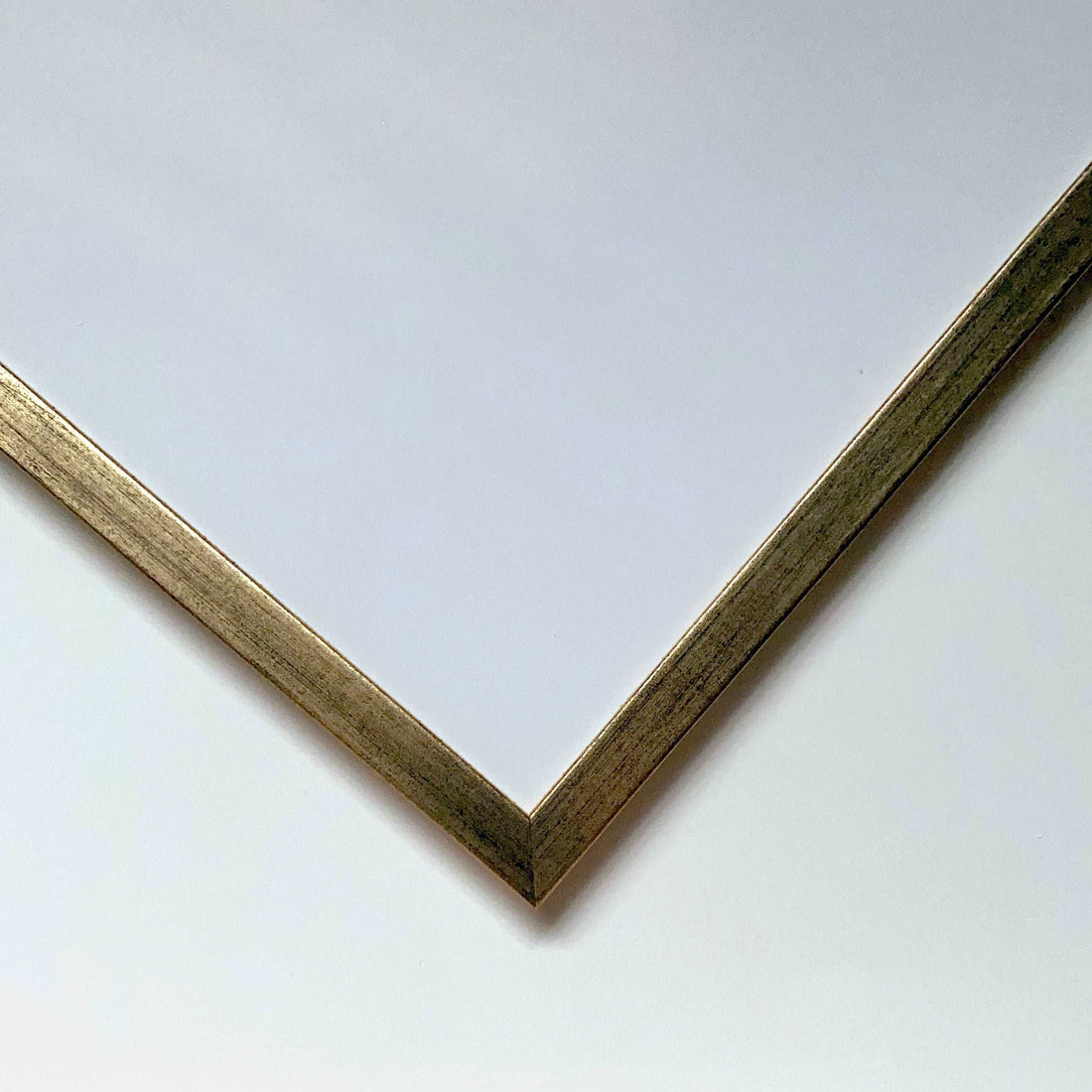 Frame A3 Gold - Add sophistication to your posters